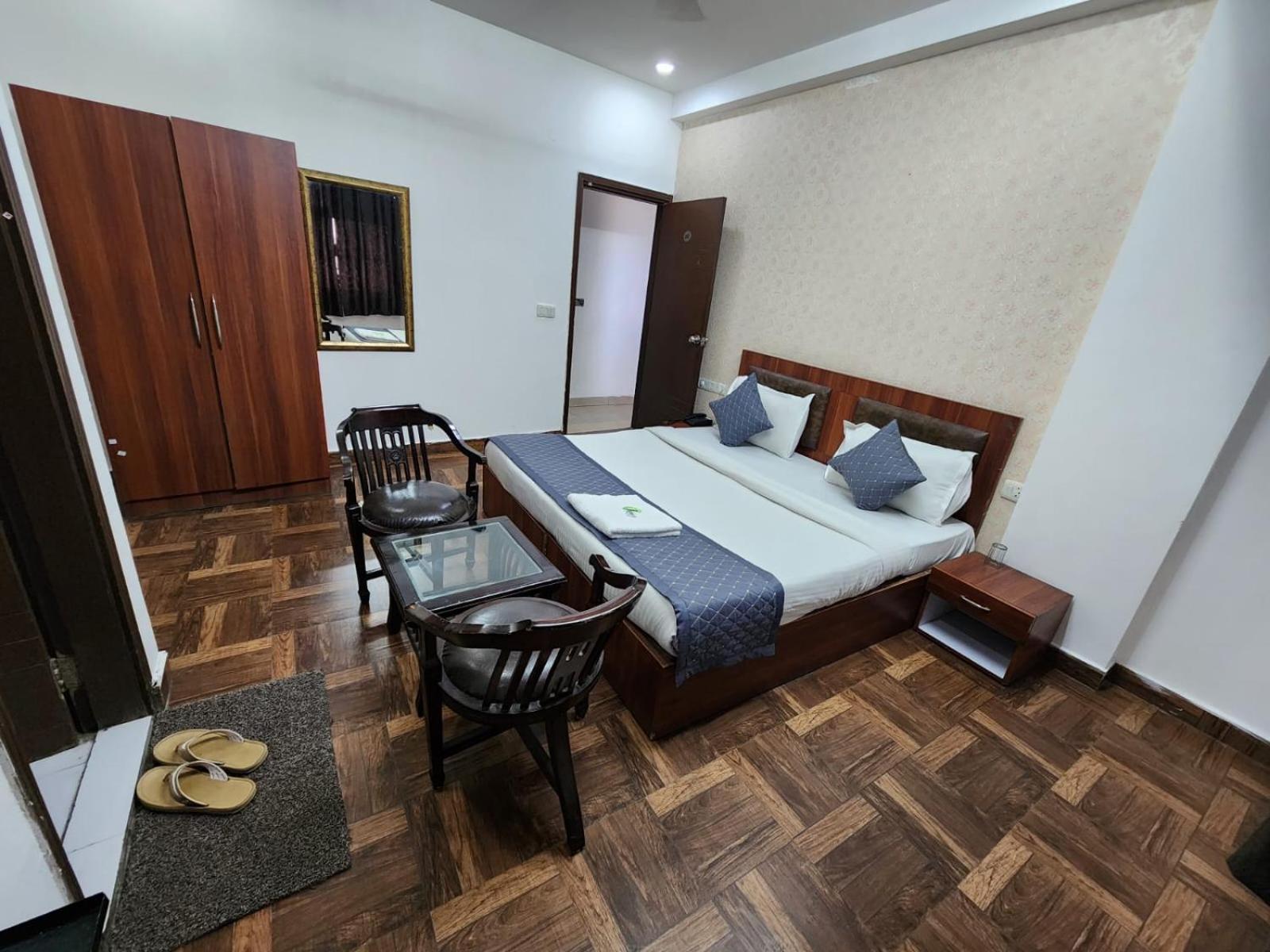 Hotel Aerotech Near Delhi Airport New Delhi Exteriör bild